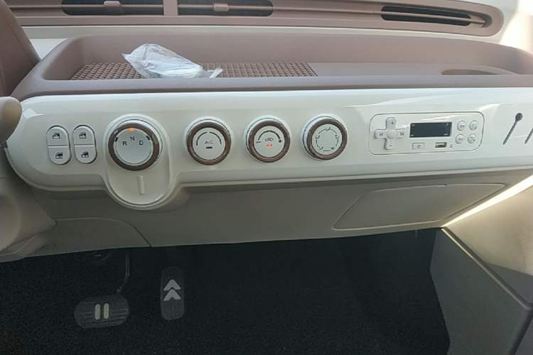 Used Bestune Pony 2026 222km Colorful Horse Audio And AC Panel