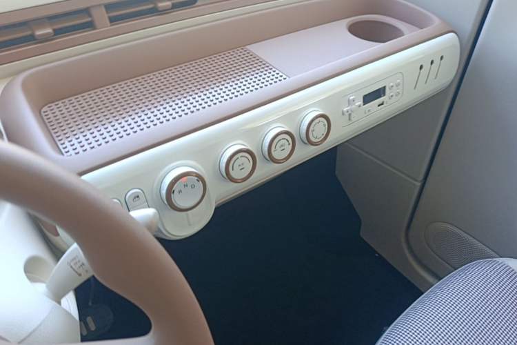 Used Bestune Pony 2026 222km Colorful Horse Audio And AC Panel
