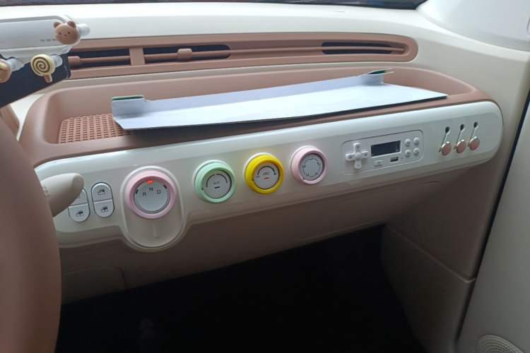 Used Bestune Pony 2026 222km Colorful Horse Audio And AC Panel