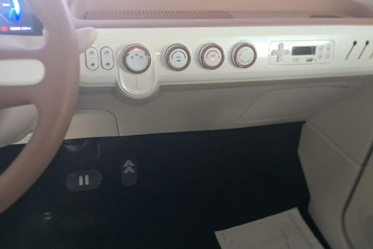 Used Bestune Pony 2026 222km Colorful Horse Audio And AC Panel