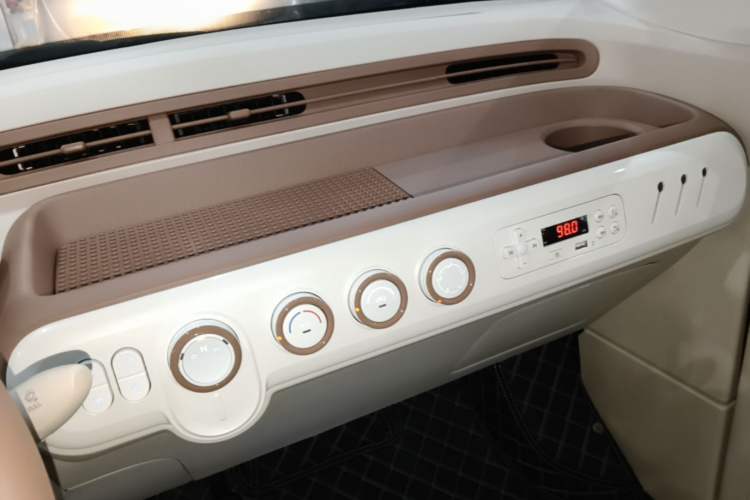 Used Bestune Pony 2026 222km Colorful Horse Audio And AC Panel