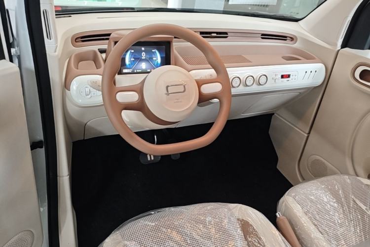 Used Bestune Pony 2026 Model 222km Cute Horse Plus Center Console