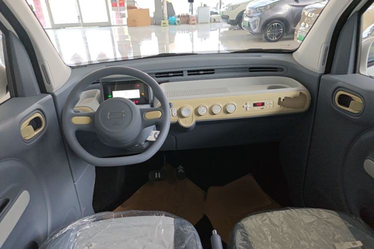 Used Bestune Pony 2026 Model 222km Cute Horse Center Console