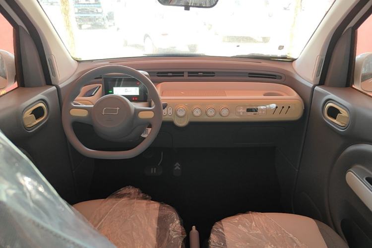 Used Bestune Pony 2026 Model 222km Cute Horse Center Console