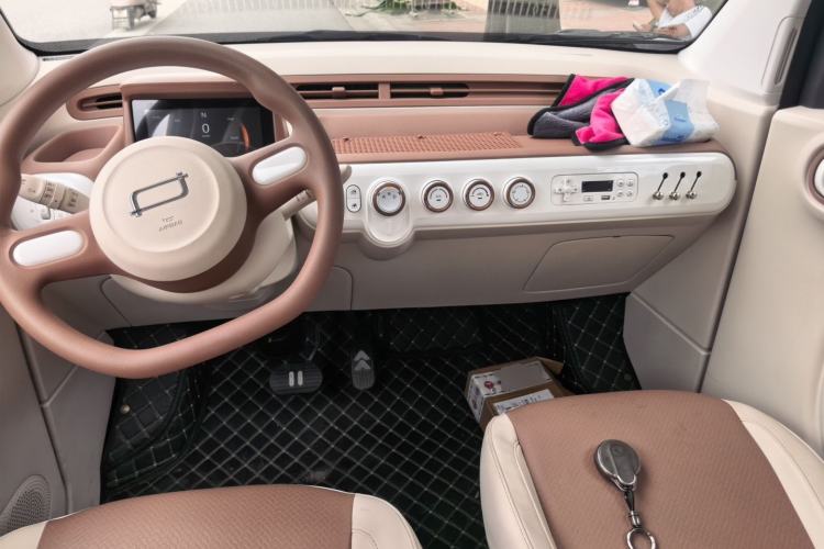Used Bestune Pony 2026 Model 222km Shining Horse Center Console