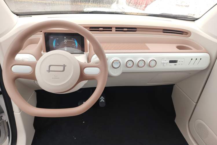 Used Bestune Pony 2026 Model 222km Cute Horse Plus Center Console