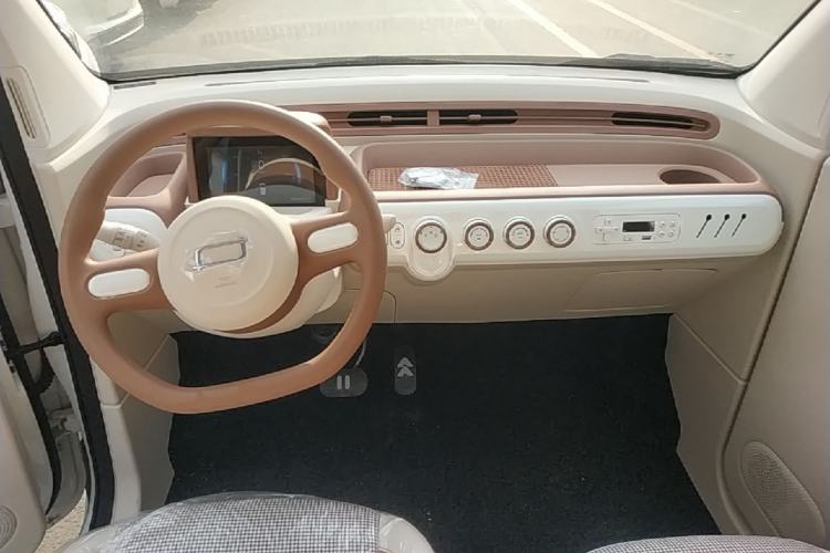 Used Bestune Pony 2026 222km Colorful Horse Center Console