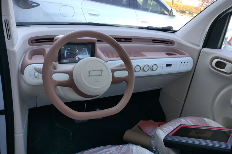 Used Bestune Pony 2026 222km Colorful Horse Center Console