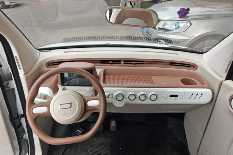 Used Bestune Pony 2026 Model 222km Cute Horse Center Console