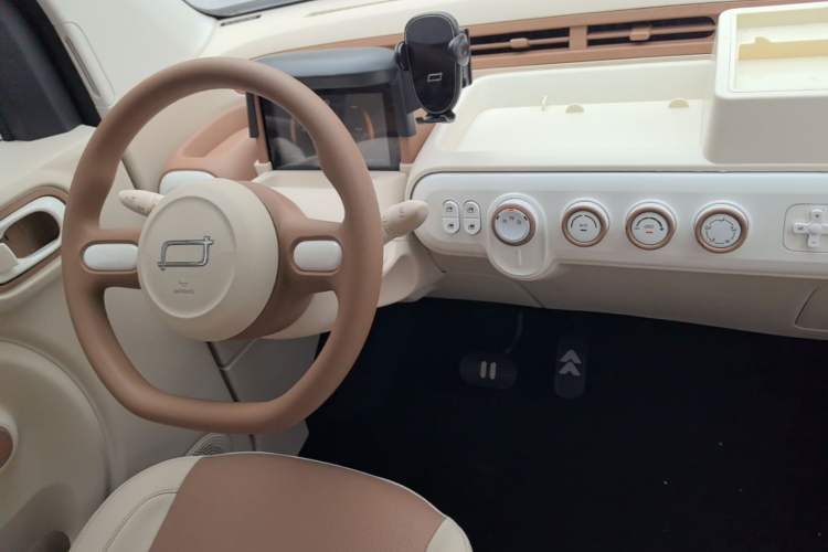 Used Bestune Pony 2026 Model 222km Shining Horse Center Console