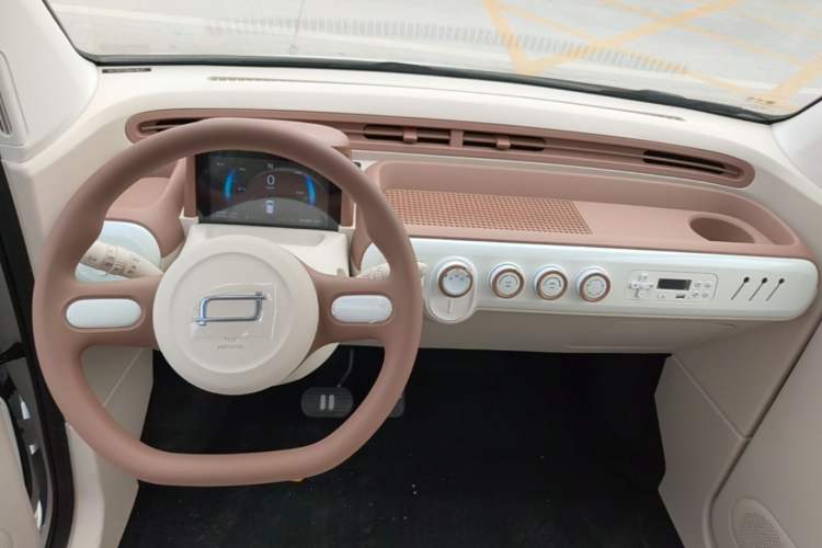 Used Bestune Pony 2026 222km Colorful Horse Center Console