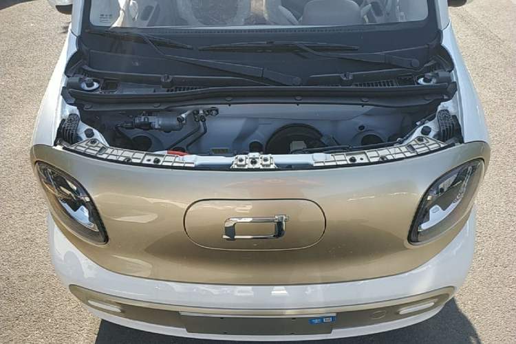 Used Bestune Pony 2026 222km Colorful Horse Engine Bay
