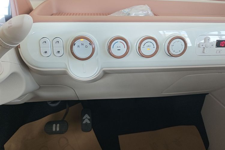 Used Bestune Pony 2026 222km Colorful Horse Gear Lever