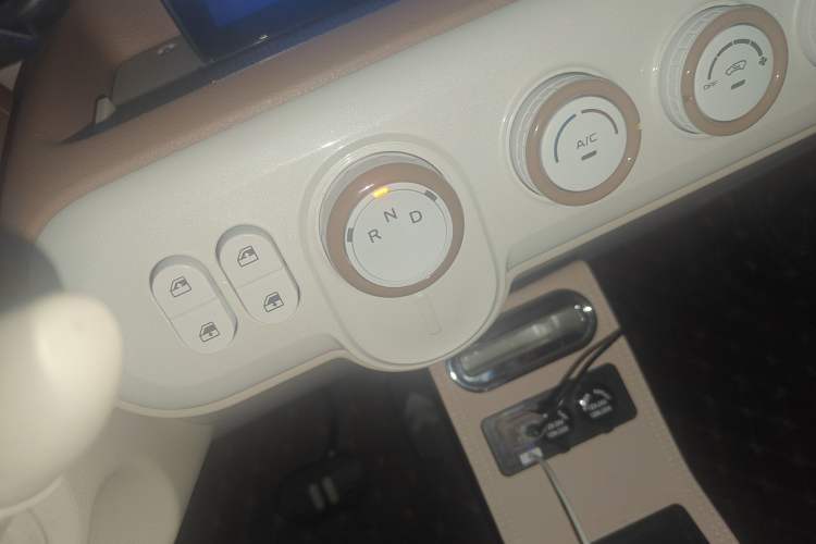 Used Bestune Pony 2026 222km Colorful Horse Gear Lever