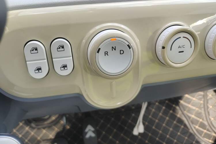 Used Bestune Pony 2026 Model 222km Cute Horse Gear Lever