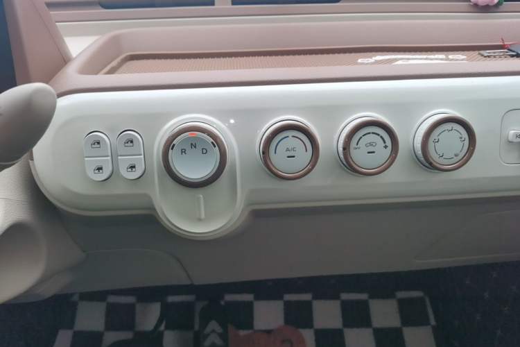 Used Bestune Pony 2026 Model 222km Shining Horse Gear Lever