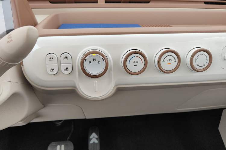 Used Bestune Pony 2026 222km Colorful Horse Gear Lever
