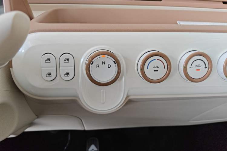 Used Bestune Pony 2026 222km Colorful Horse Gear Lever