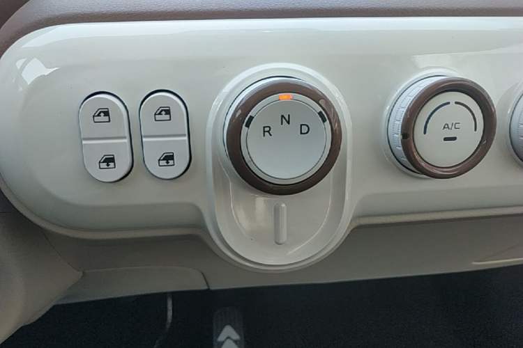 Used Bestune Pony 2026 222km Colorful Horse Gear Lever