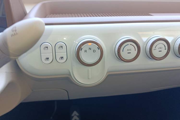 Used Bestune Pony 2026 222km Colorful Horse Gear Lever