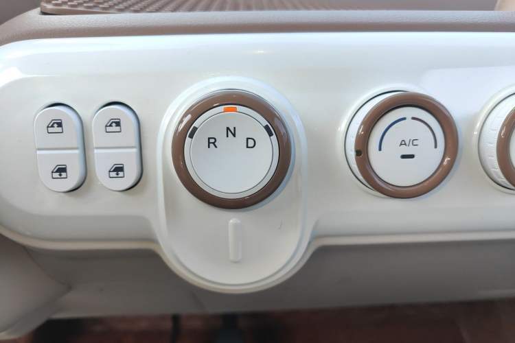 Used Bestune Pony 2026 222km Colorful Horse Gear Lever