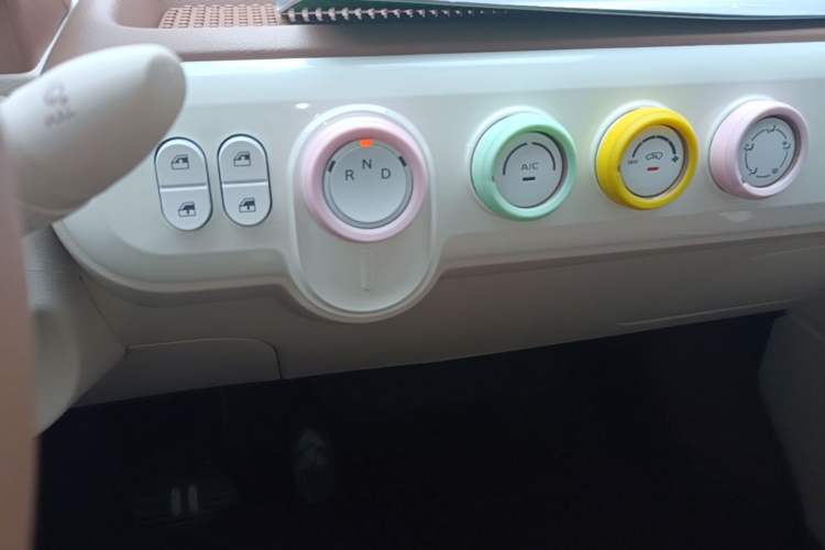 Used Bestune Pony 2026 222km Colorful Horse Gear Lever
