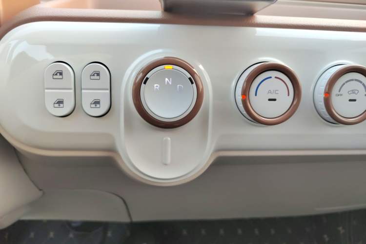 Used Bestune Pony 2026 222km Colorful Horse Gear Lever