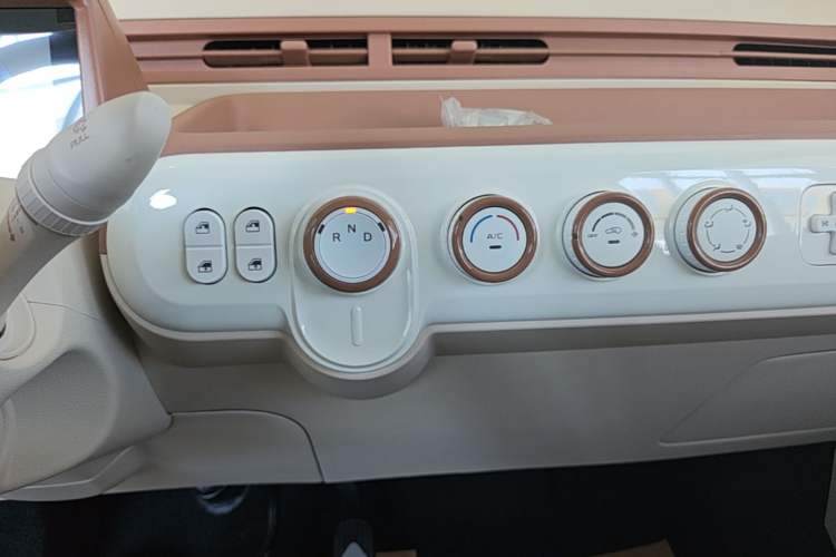 Used Bestune Pony 2026 222km Colorful Horse Gear Lever