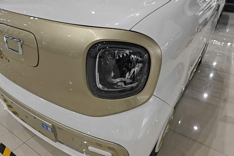 Used Bestune Pony 2026 Model 222km Cute Horse Left Front Headlight