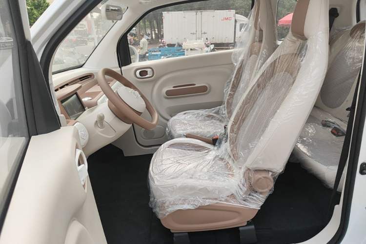 Used Bestune Pony 2026 222km Colorful Horse Left Front Seat