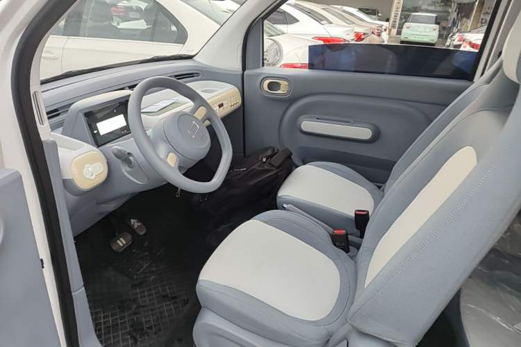 Used Bestune Pony 2026 Model 222km Cute Horse Left Front Seat