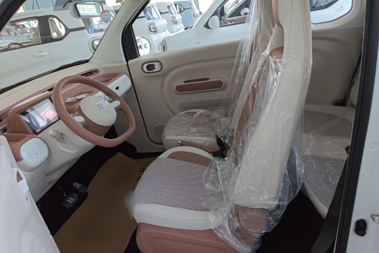 Used Bestune Pony 2026 222km Colorful Horse Left Front Seat