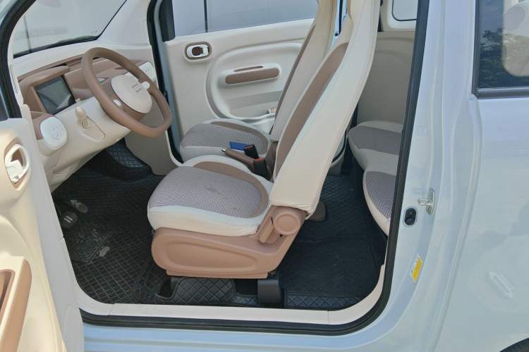Used Bestune Pony 2026 222km Colorful Horse Left Front Seat