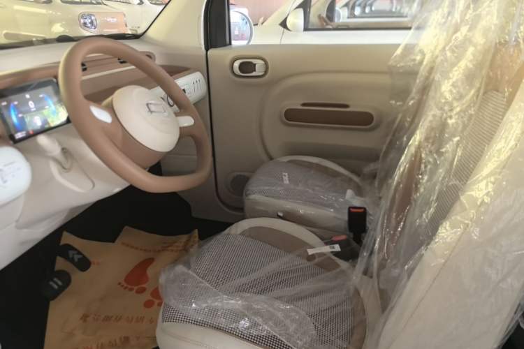Used Bestune Pony 2026 222km Colorful Horse Left Front Seat