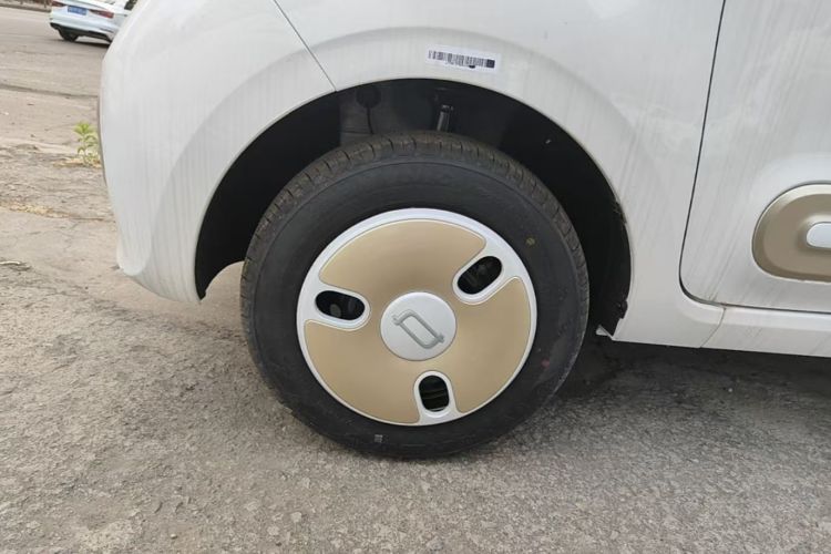 Used Bestune Pony 2026 222km Colorful Horse Left Front Wheel Hub