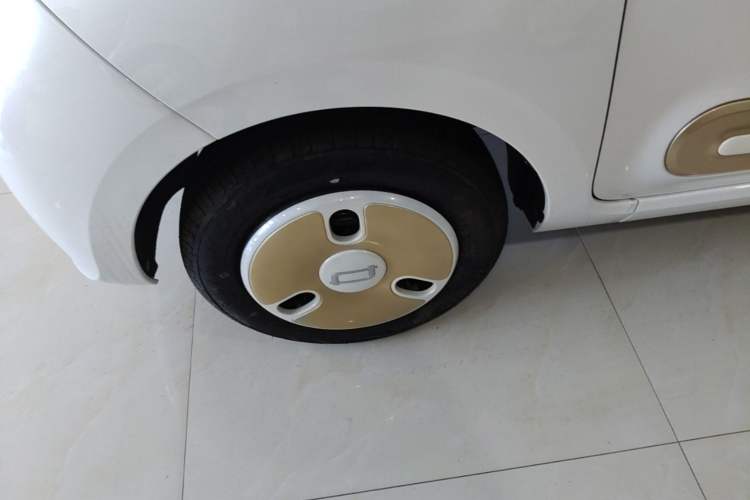 Used Bestune Pony 2026 222km Colorful Horse Left Front Wheel Hub