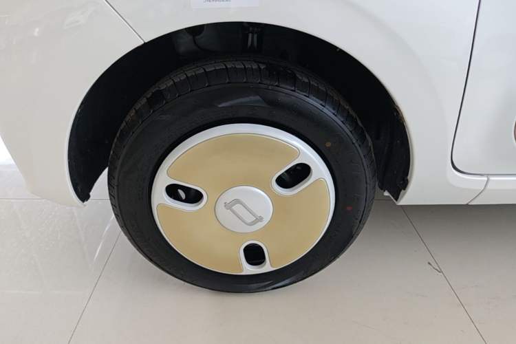 Used Bestune Pony 2026 222km Colorful Horse Left Front Wheel Hub