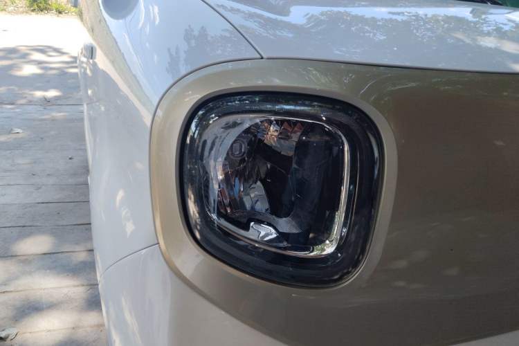Used Bestune Pony 2026 222km Colorful Horse Right Front Headlight