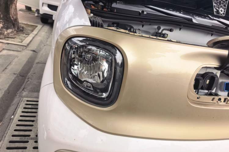 Used Bestune Pony 2026 Model 222km Shining Horse Right Front Headlight