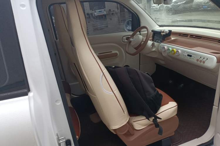 Used Bestune Pony 2026 222km Colorful Horse Right Front Seat