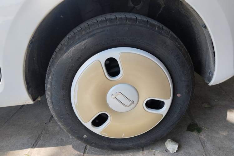 Used Bestune Pony 2026 222km Colorful Horse Right Front Wheel Hub