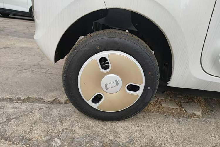 Used Bestune Pony 2026 222km Colorful Horse Right Rear Wheel Hub