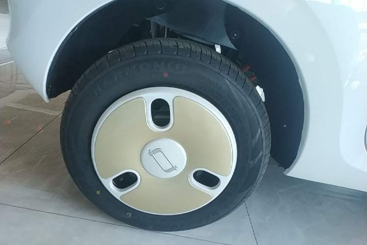 Used Bestune Pony 2026 222km Colorful Horse Right Rear Wheel Hub