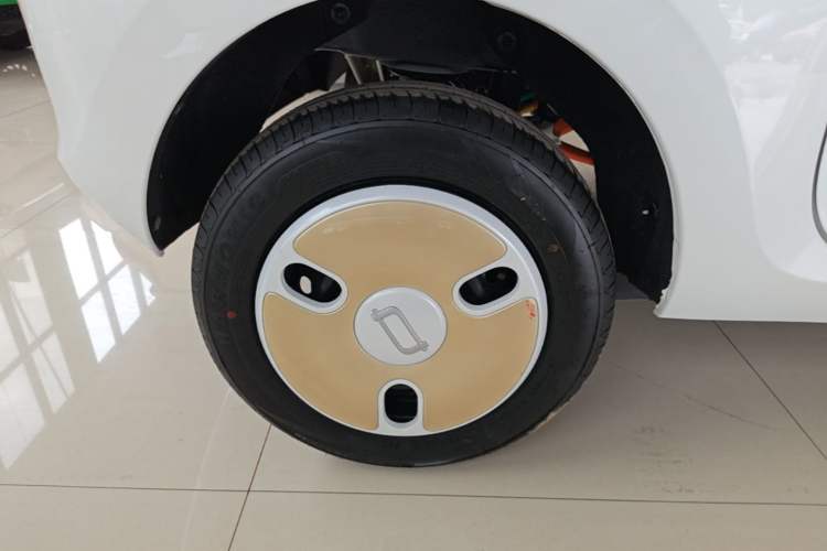 Used Bestune Pony 2026 222km Colorful Horse Right Rear Wheel Hub