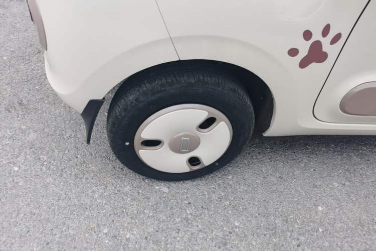 Used Bestune Pony 2026 Model 222km Shining Horse Right Rear Wheel Hub