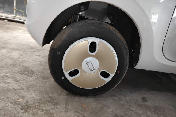 Used Bestune Pony 2026 222km Colorful Horse Right Rear Wheel Hub