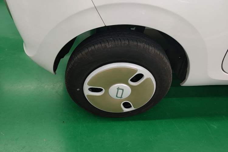Used Bestune Pony 2026 Model 222km Cute Horse Right Rear Wheel Hub