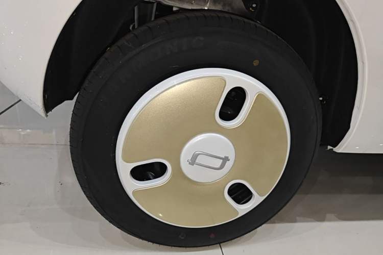 Used Bestune Pony 2026 Model 222km Cute Horse Right Rear Wheel Hub