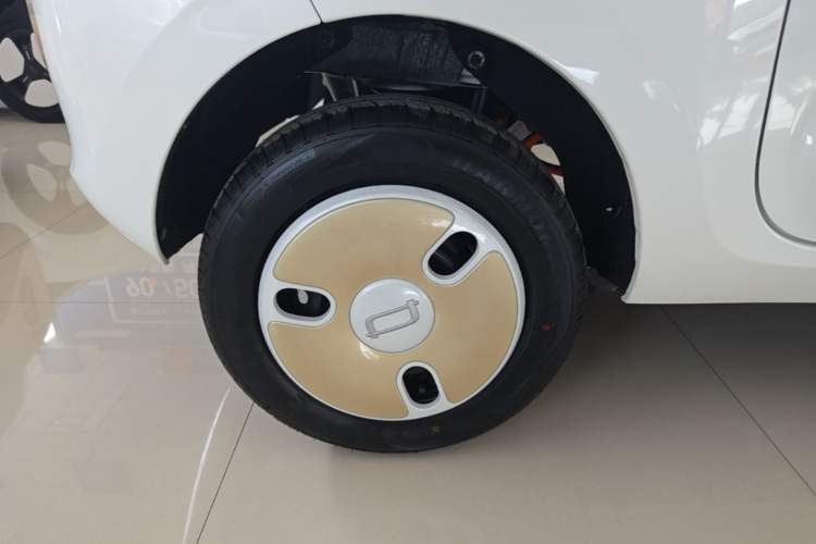 Used Bestune Pony 2026 222km Colorful Horse Right Rear Wheel Hub