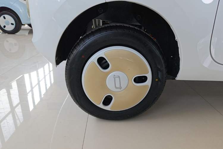 Used Bestune Pony 2026 222km Colorful Horse Right Rear Wheel Hub